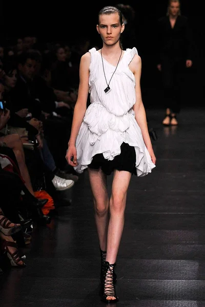 Look 2